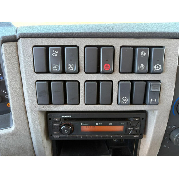 2015 Volvo FL-49079737
