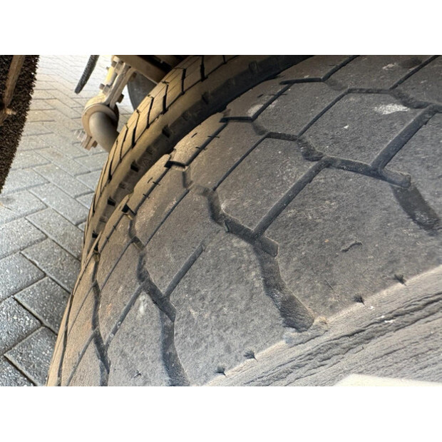 2015 Volvo FL-49079748