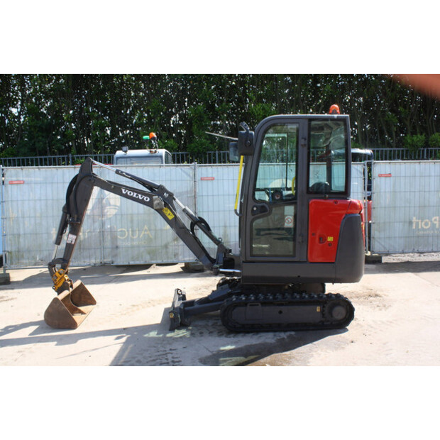 2018 Volvo EC18D-49080654