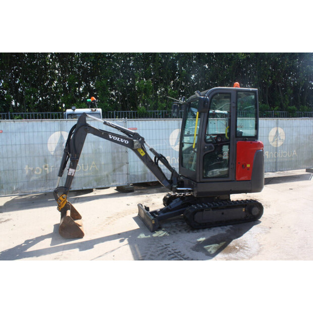 2018 Volvo EC18D-49080656