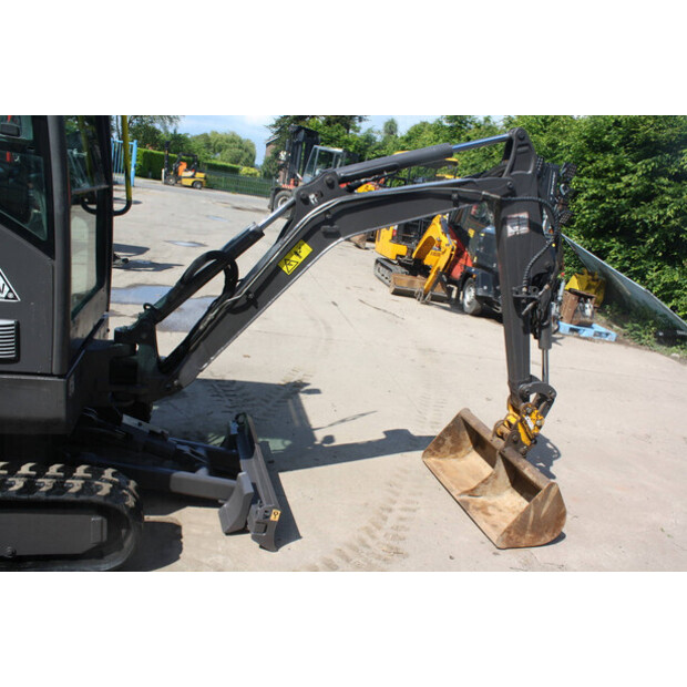 2018 Volvo EC18D-49080659