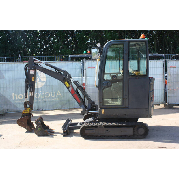 2020 فولفو EC18E-49080668