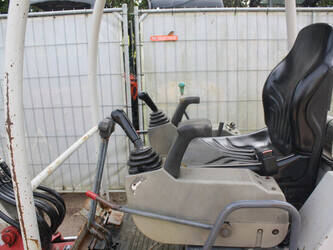 2013-takeuchi-tb016-1487462-49080712