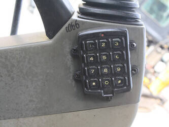 2013-takeuchi-tb016-1487462-49080714