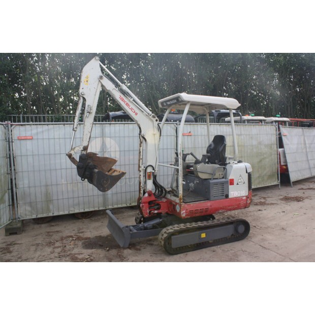 2013 TAKEUCHI TB016-49080716