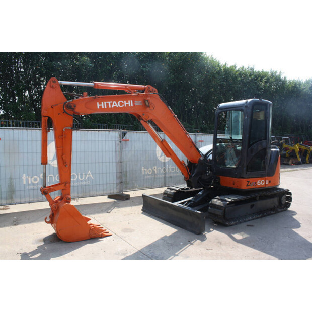 2013 Hitachi ZX60U-49080843