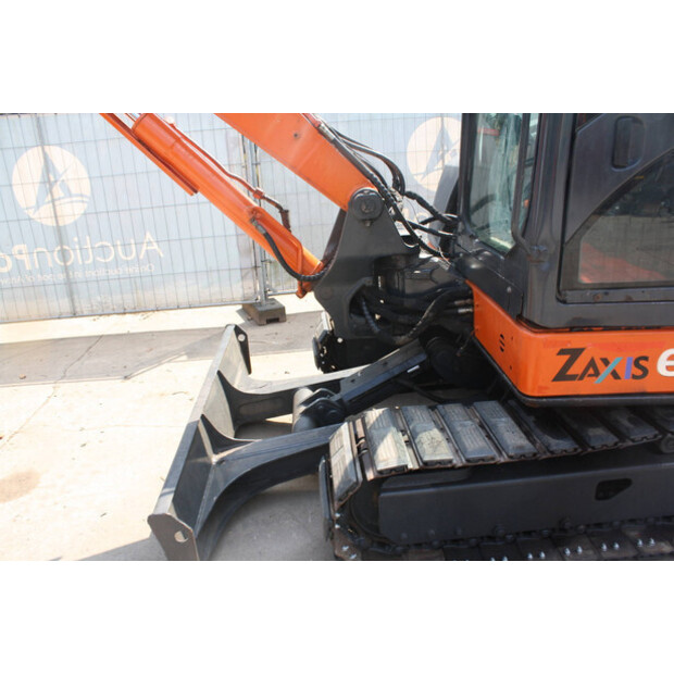 2013 Hitachi ZX60U-49080852