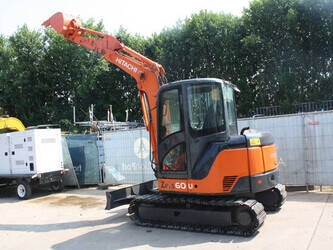 2013-hitachi-zx60u-49080861