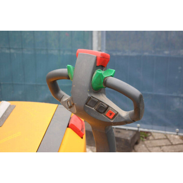 2002 جنجهينريتش EJC12-49081238