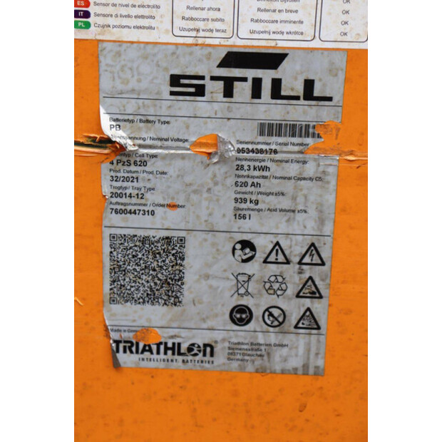 2011 Still FM-X20-49081558