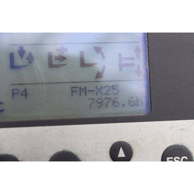 2010 Still FM-X25-49081585
