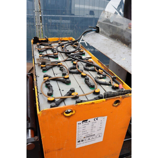 2010 Still FM-X25-49081589