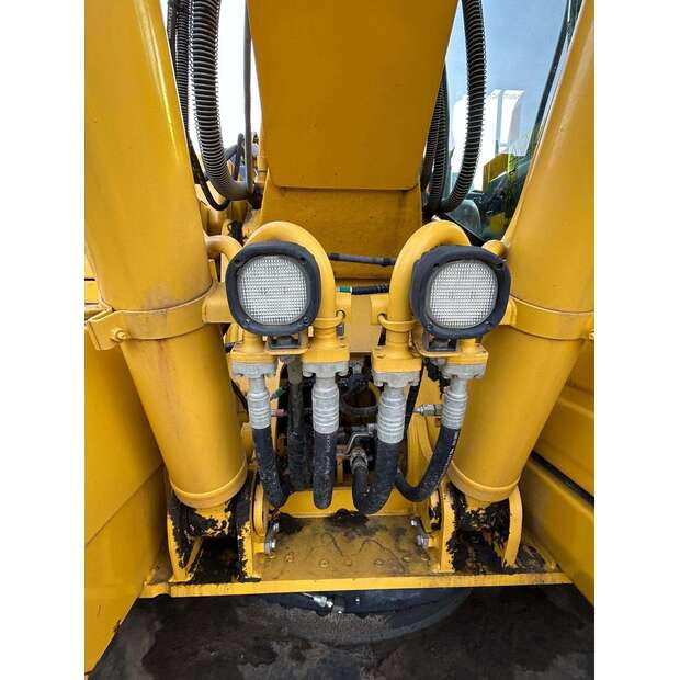 Komatsu PC210LC-11-49082000
