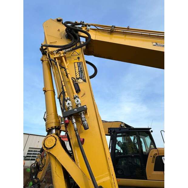 Komatsu PC210LC-11-49082001