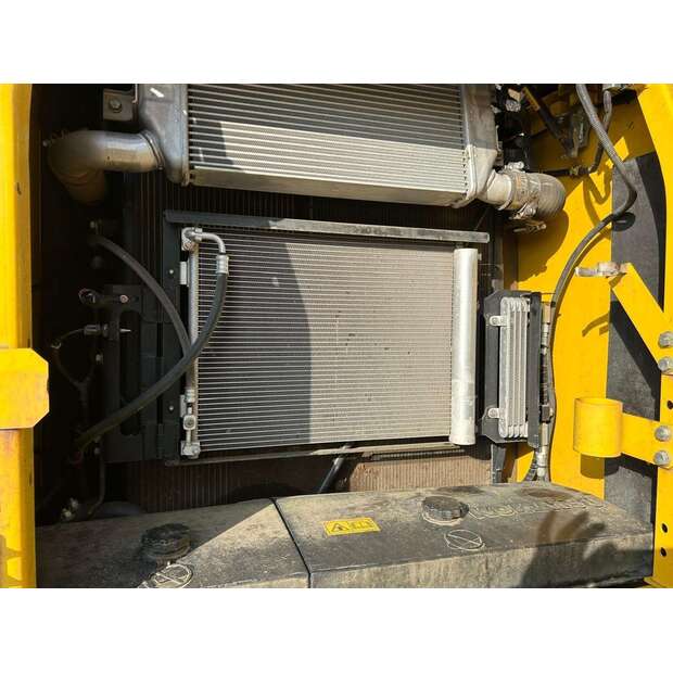 Komatsu PC210LC-11-49082002