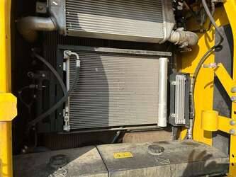 komatsu-pc210lc-11-1487523-49082002