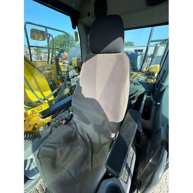 Komatsu PC210LC-11-49082005