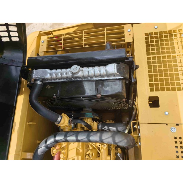 2024 كاتربيلر 320B-49082024