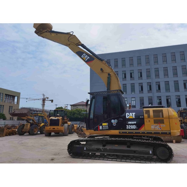2025 Caterpillar 320DL-49082035