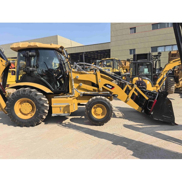 2024 Caterpillar 428F-49082059