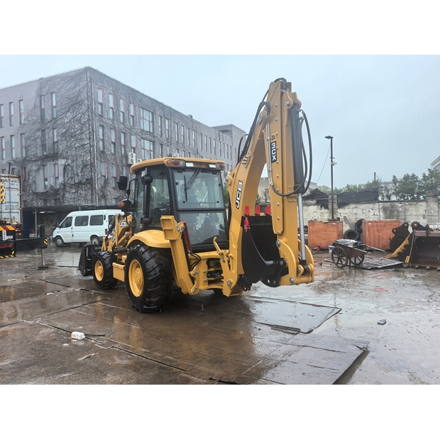 2024 جيه سي بي 3CX-49082112