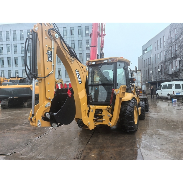 2024 جيه سي بي 3CX-49082113
