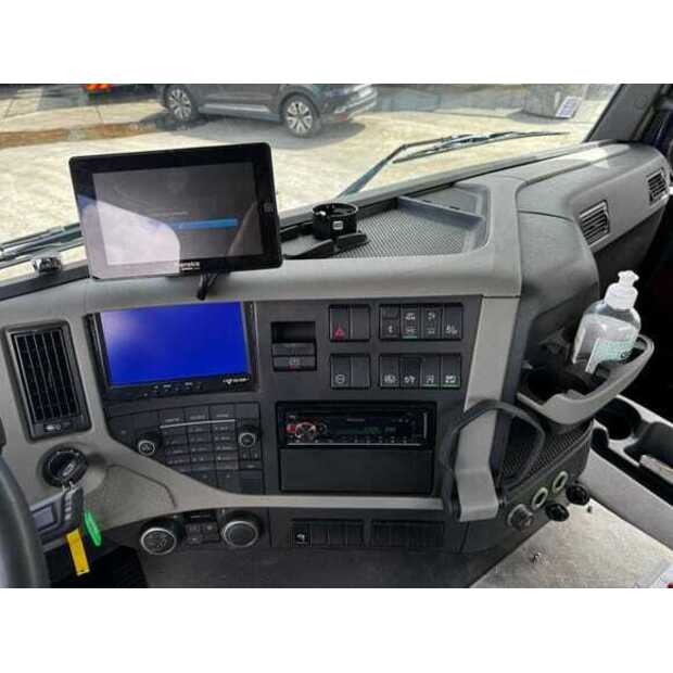 فولفو FM-49082156