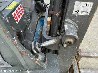 nissan-ud02a25pq-3f550-1487559-49082441
