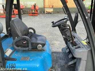 nissan-ud02a25pq-3f550-1487559-49082445