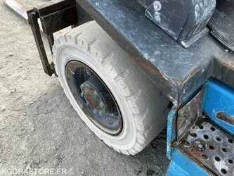 nissan-ud02a25pq-3f550-1487559-49082450