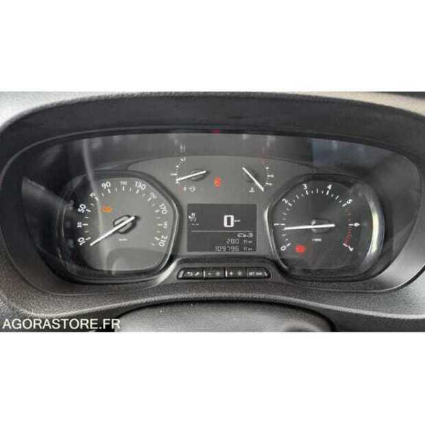 2021 Peugeot Expert-49082471