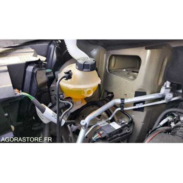 2021 Peugeot Expert-49082475