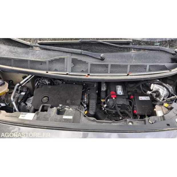 2021 Peugeot Expert-49082476