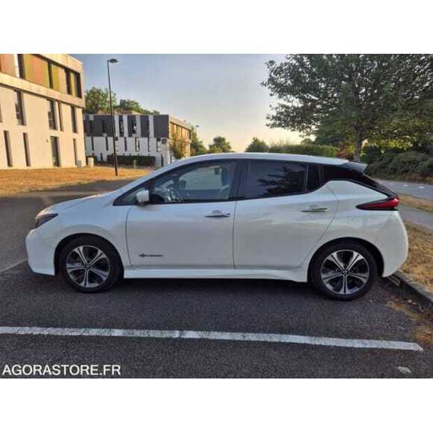 2019 NISSAN LEAF-49082538