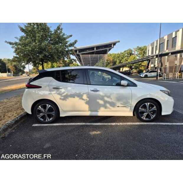 2019 NISSAN LEAF-49082539