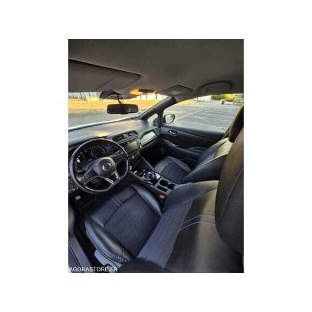 2019 NISSAN LEAF-49082540