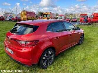2017-renault-megane-1487563-49082555