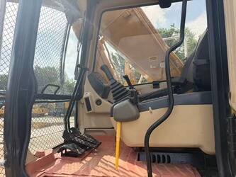 2017-caterpillar-320bl-1487647-49086590