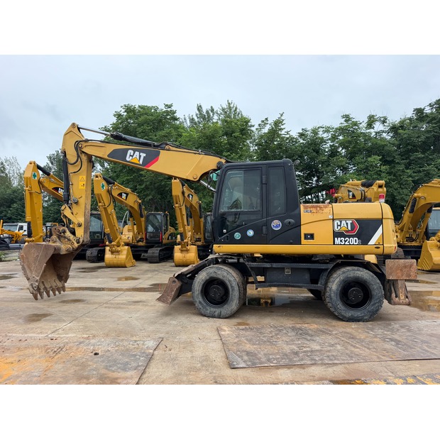 2018 Caterpillar M320D2-49086595