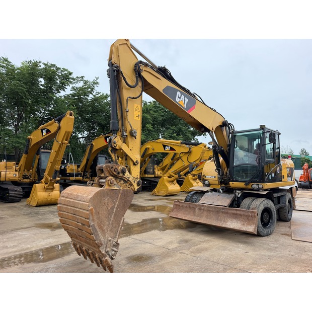 2018 Caterpillar M320D2-49086597