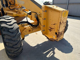 2011-volvo-g946-1487666-49087140