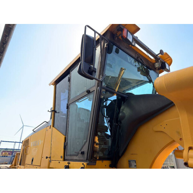 2011 Volvo G946-49087143