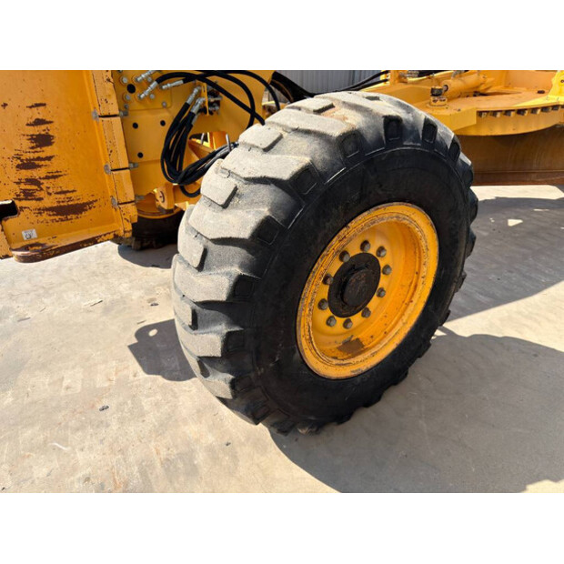 2011 Volvo G946-49087166