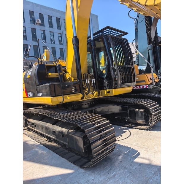 2024 كاتربيلر 320D-49092046