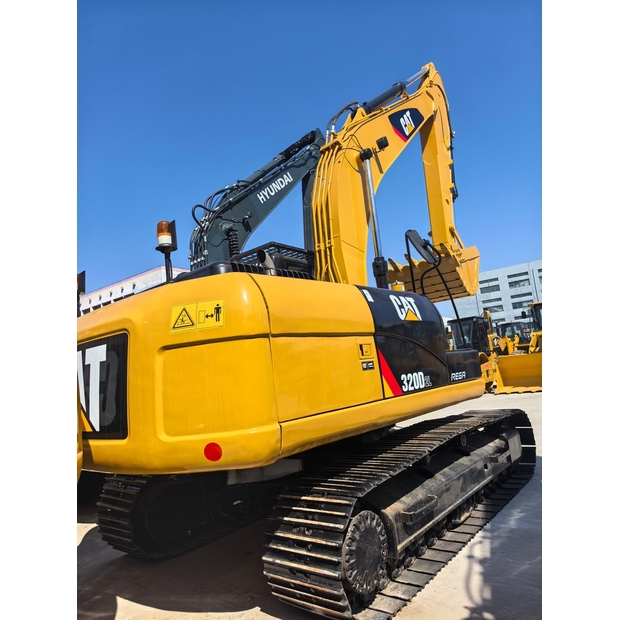 2024 كاتربيلر 320D-49092050