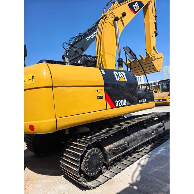 2024 كاتربيلر 320D-49092051