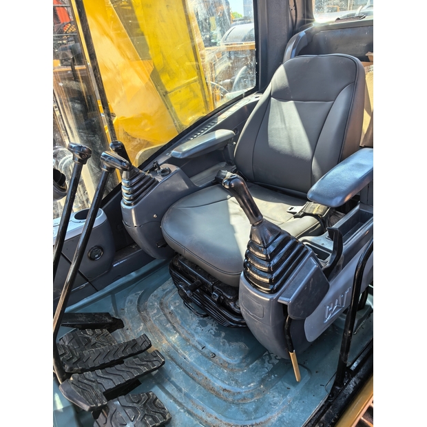 2024 كاتربيلر 320D-49092054