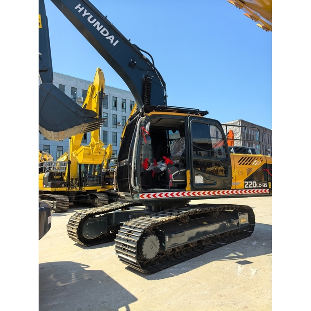 2023 Hyundai R220-9-49092201