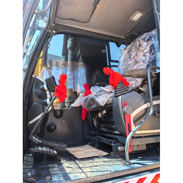 2023 Hyundai R220-9-49092202