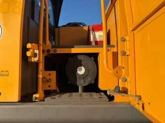 volvo-ew180d-49092221